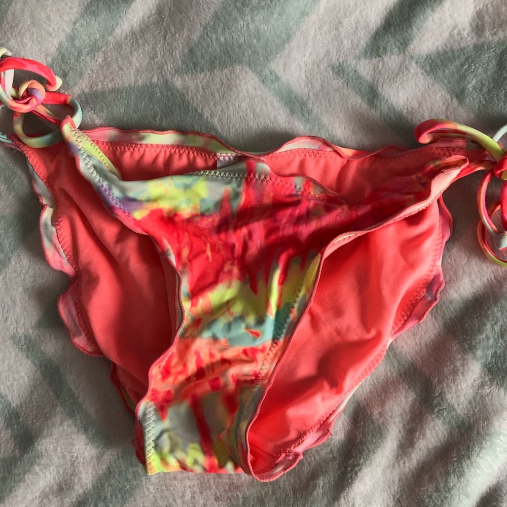 Target side tie bottoms